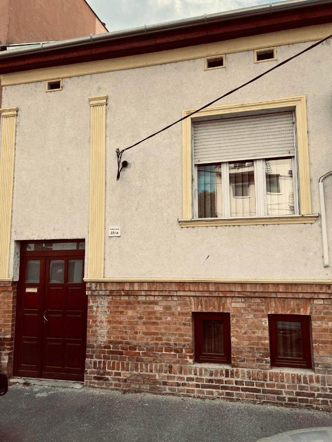 Best Price Guesthouse Szeged Exterior foto